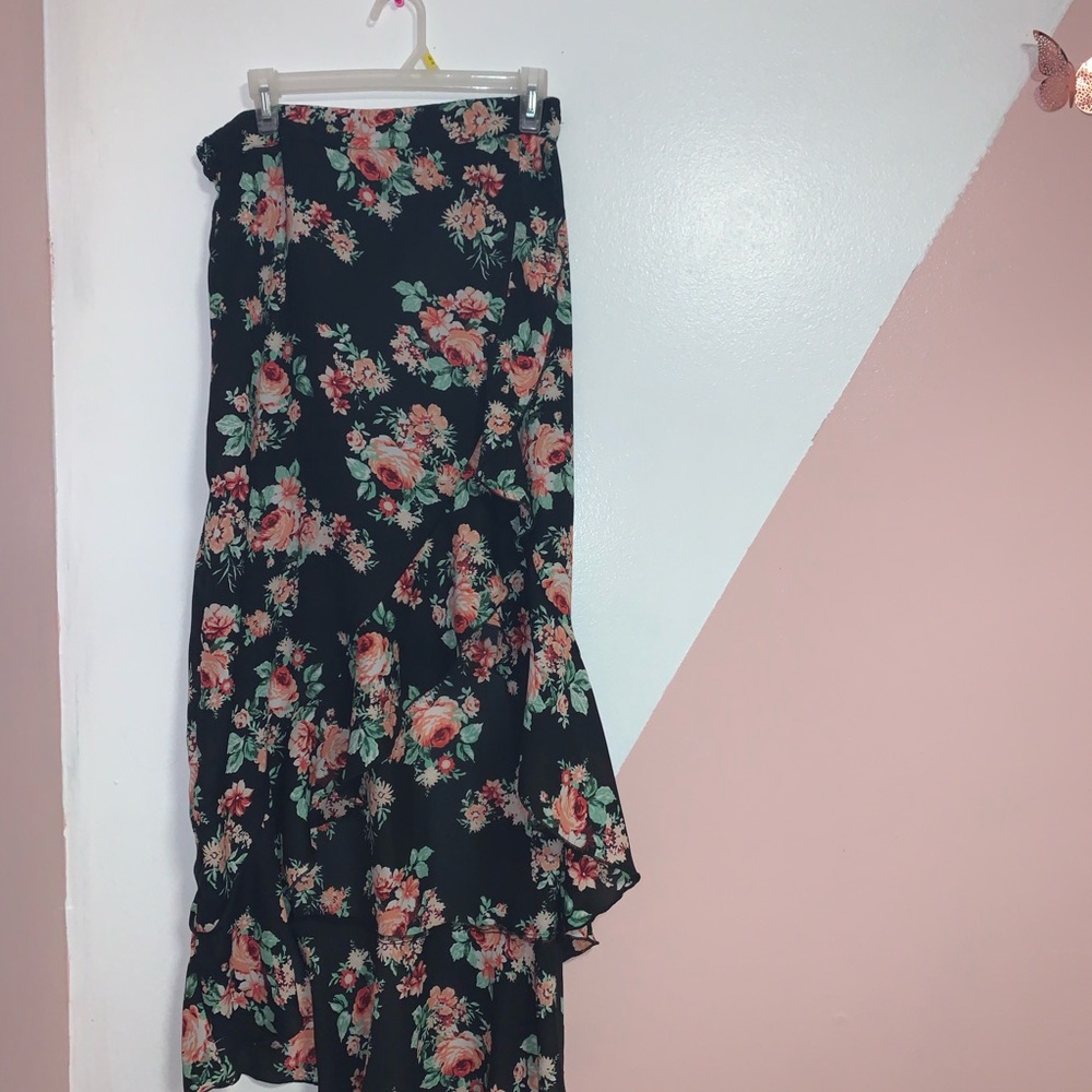 flower long skirt🤍